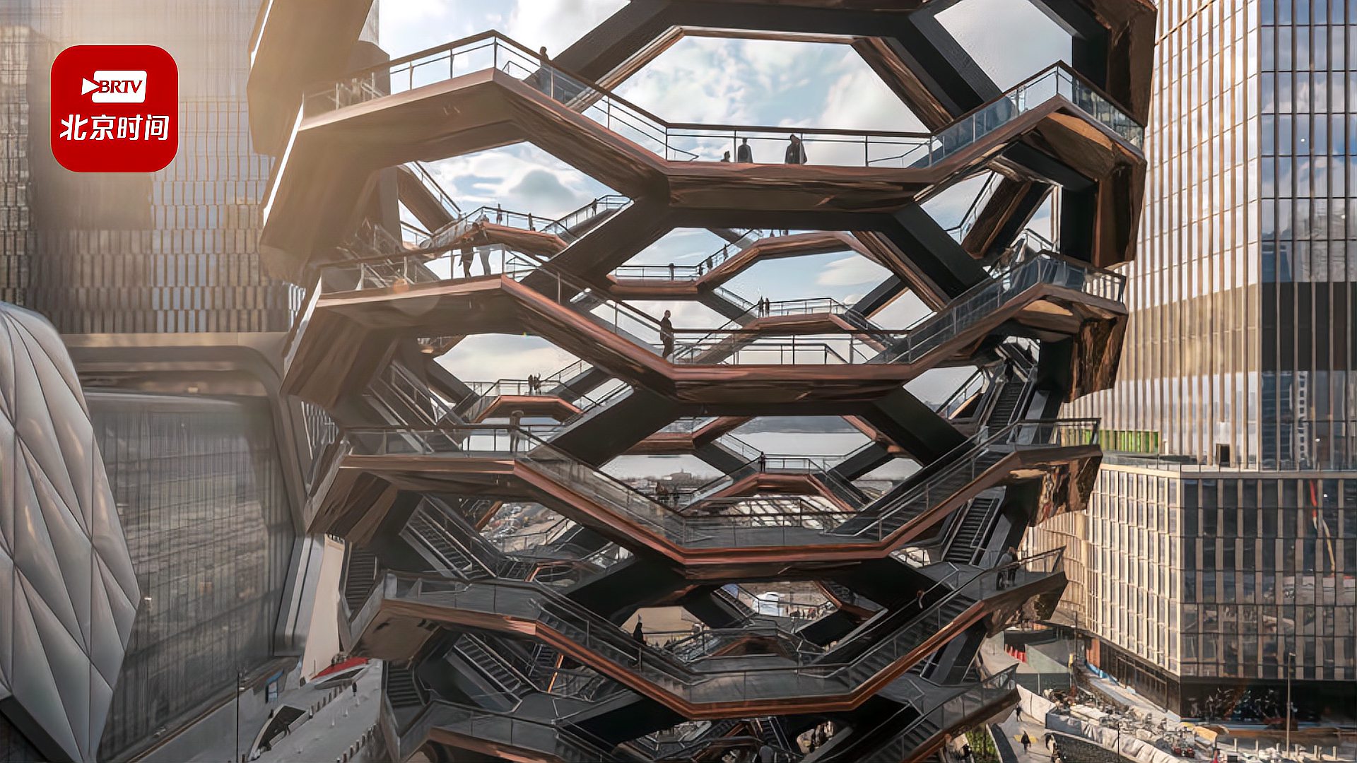 纽约新地标vessel大厦为防自杀规定游客须结伴入内拒绝单独进入