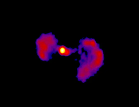 科学|科学家发现新星系，很是奇怪，神似战斗机形状