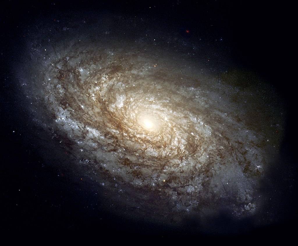 科学|科学家发现新星系，很是奇怪，神似战斗机形状