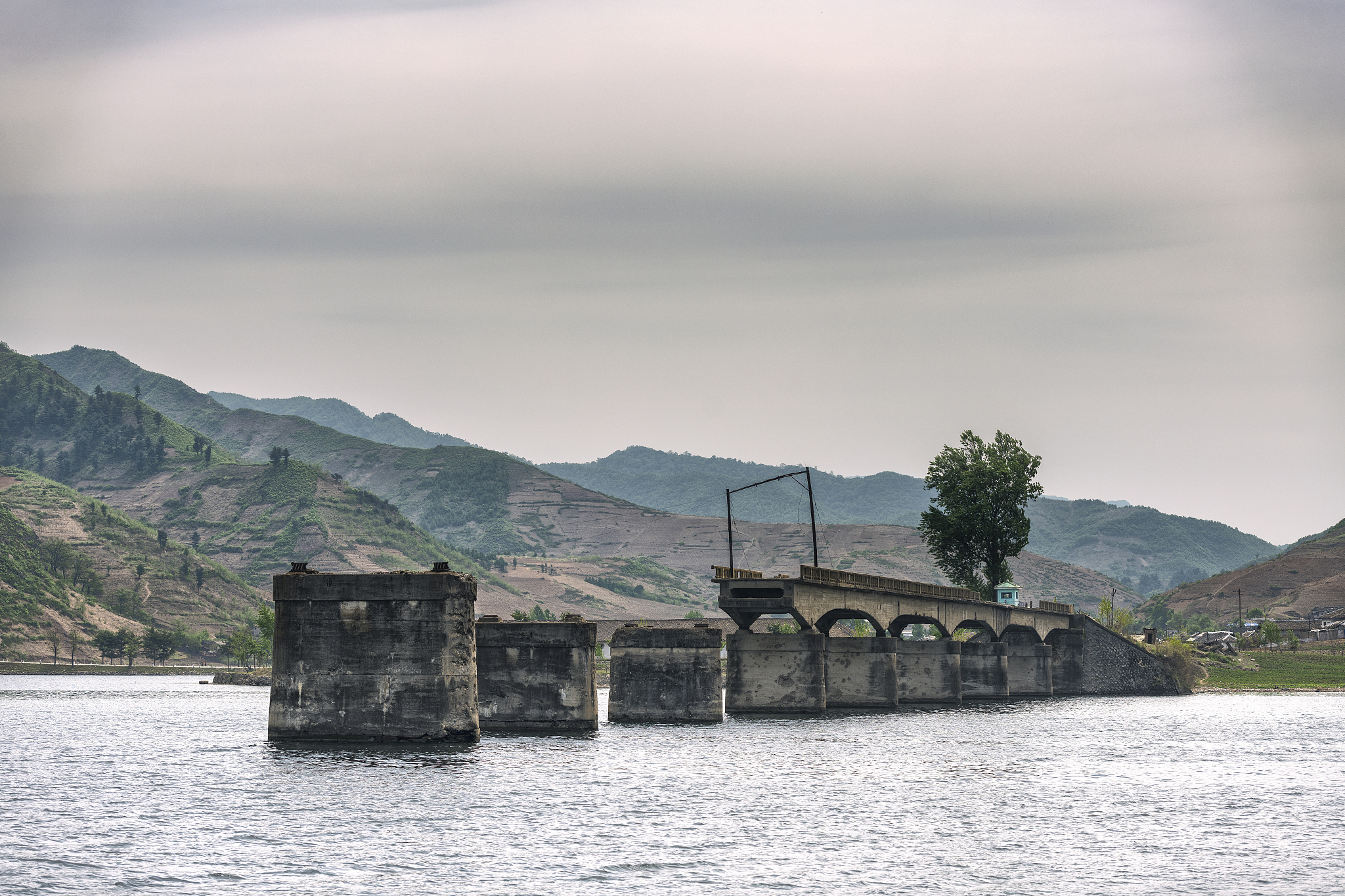 河口断桥和鸭绿江断桥有什么区别区别的确不少游客前往需掌握