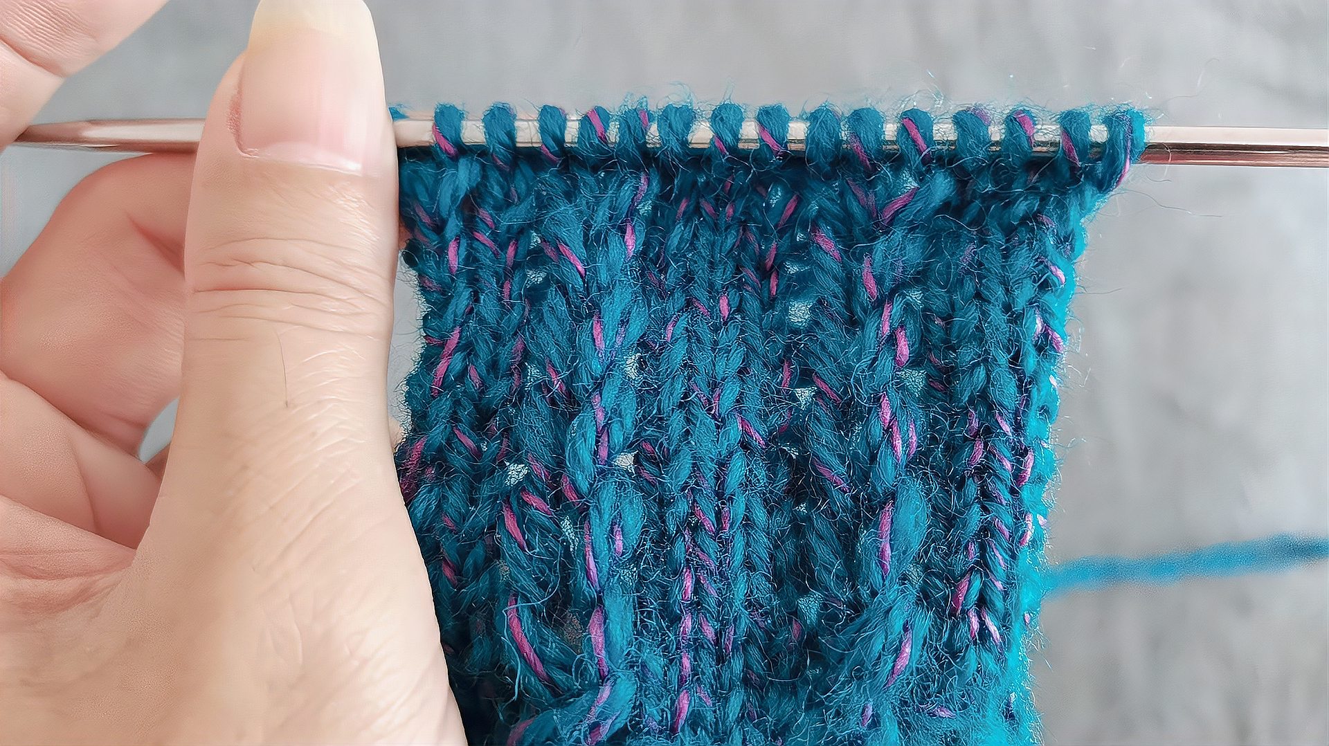 浮雕式辫子针是如何编织出来的