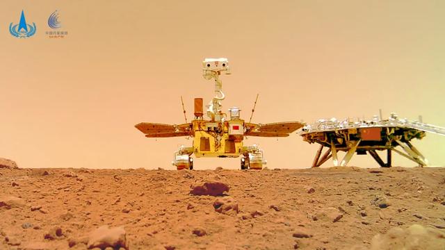 火星探测|“祝融号”从火星发来自拍照！网友：萌得咧