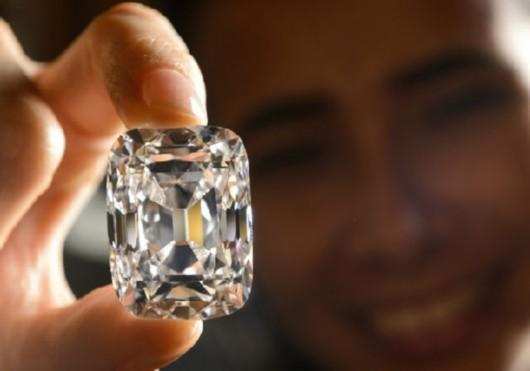 钻石|物以稀为贵，10000亿克拉钻石坑被发现，为何钻石仍旧昂贵？
