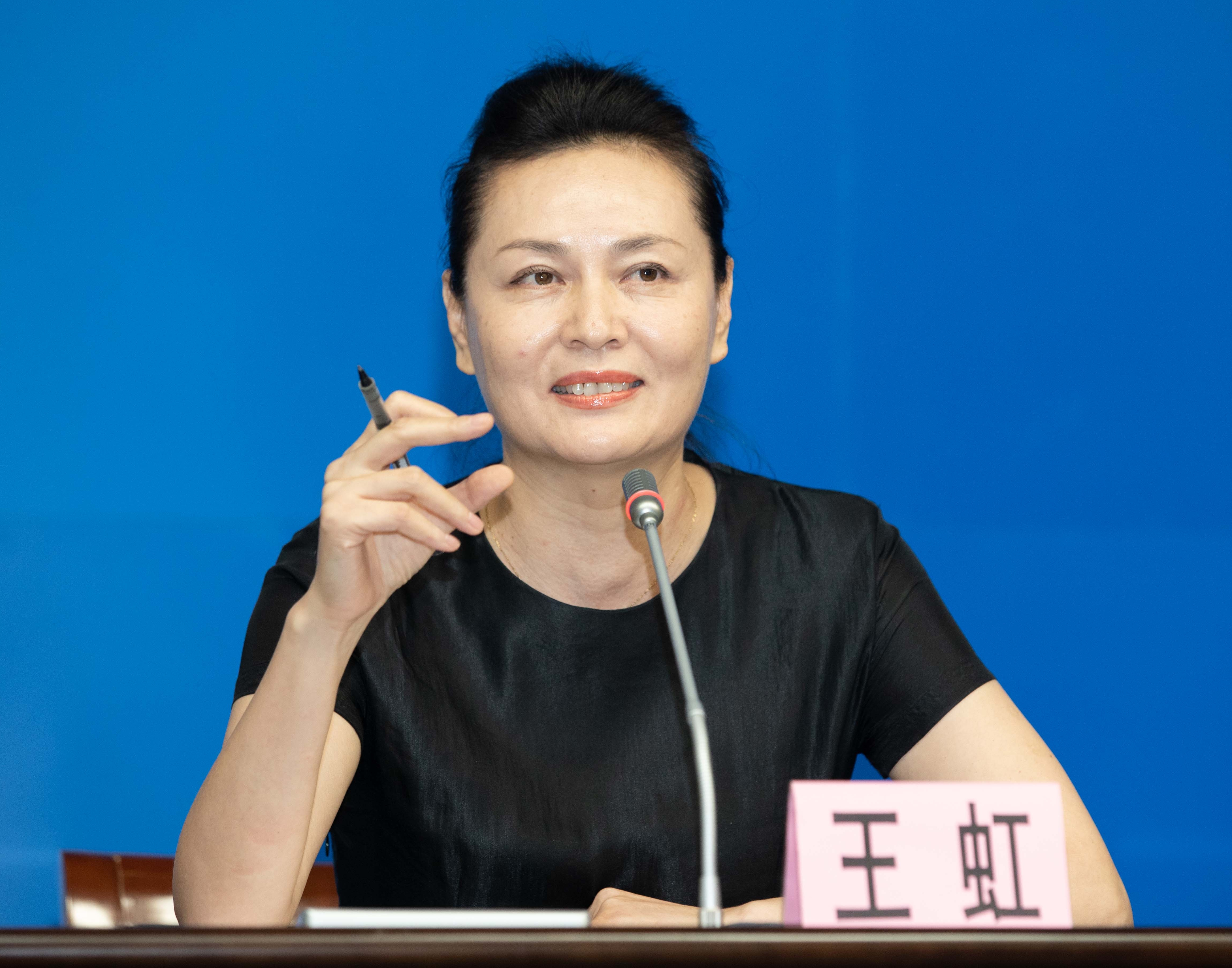 艺术家谈疫情防控王虹因为读书人生更精彩