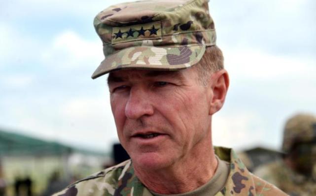 詹姆斯·麦康维尔(James McConville)(图源:外媒)