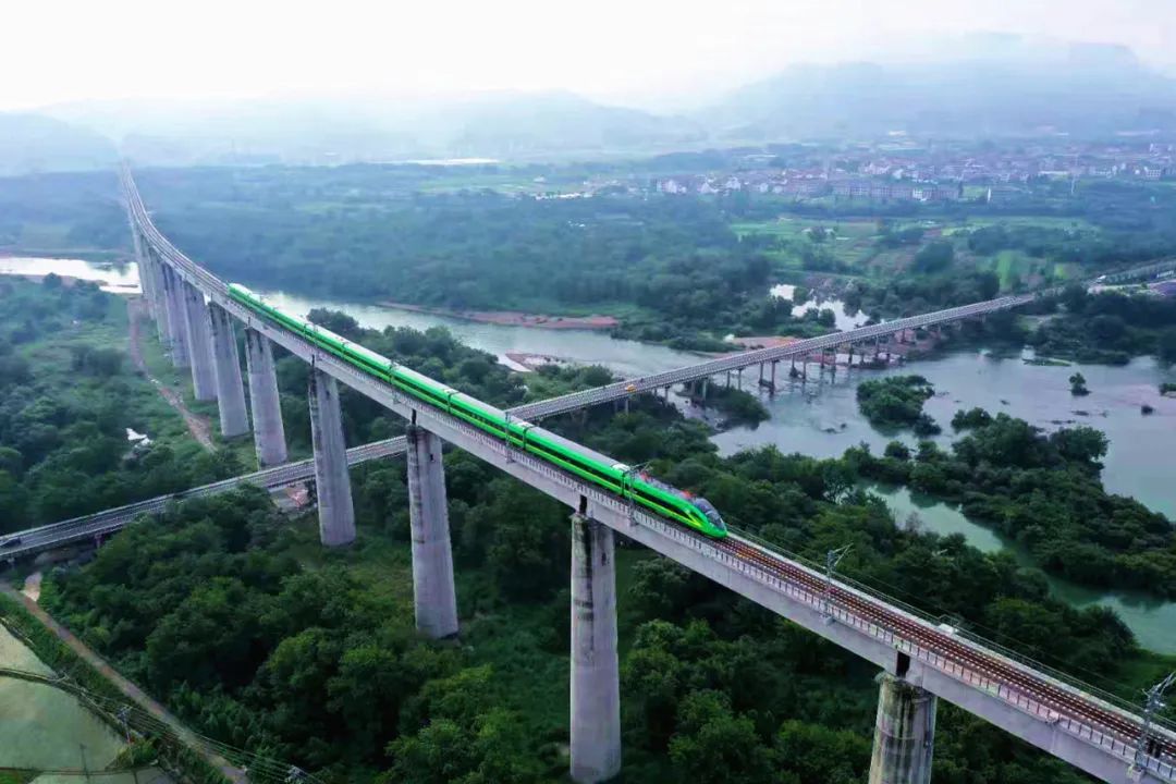 浙江金华至台州铁路建成通车