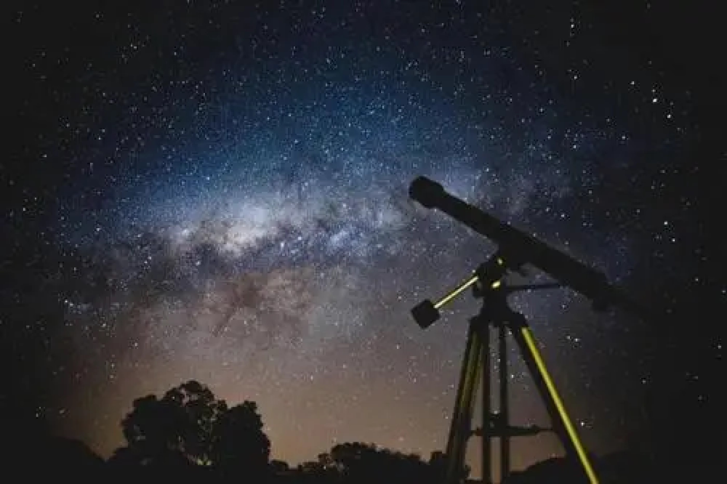 太阳光|太阳光能照射多远，太阳距离我们多远还能看到，有多亮呢？