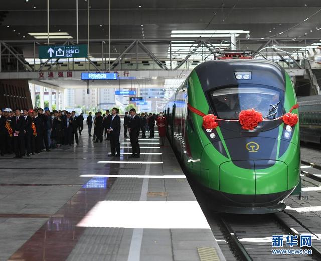复兴号|感受中国速度！揭秘西藏首趟复兴号列车“绿巨人”