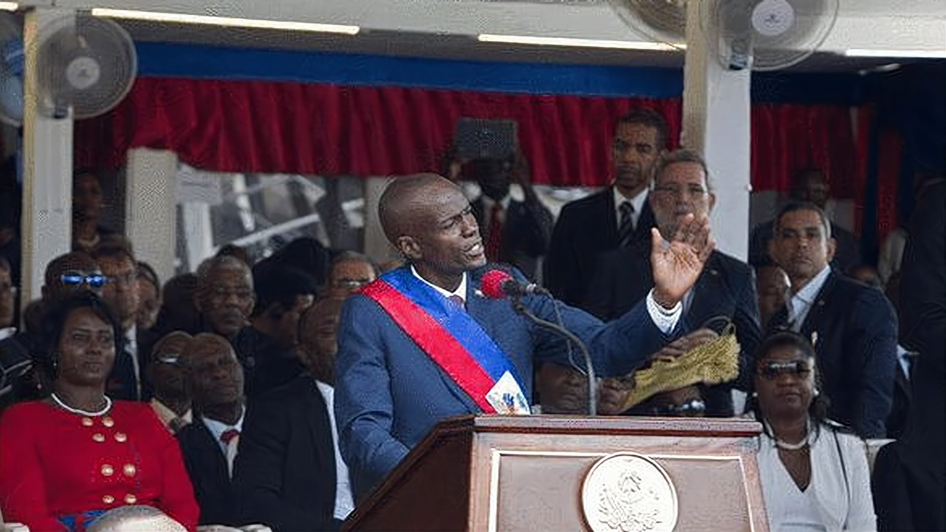 海地总统若弗内尔莫伊兹遇刺中枪身亡