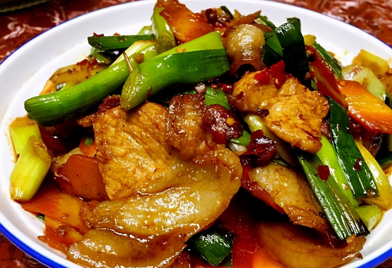 蒜苗回锅肉这样做肥而不腻香辣入味比饭店好吃10倍