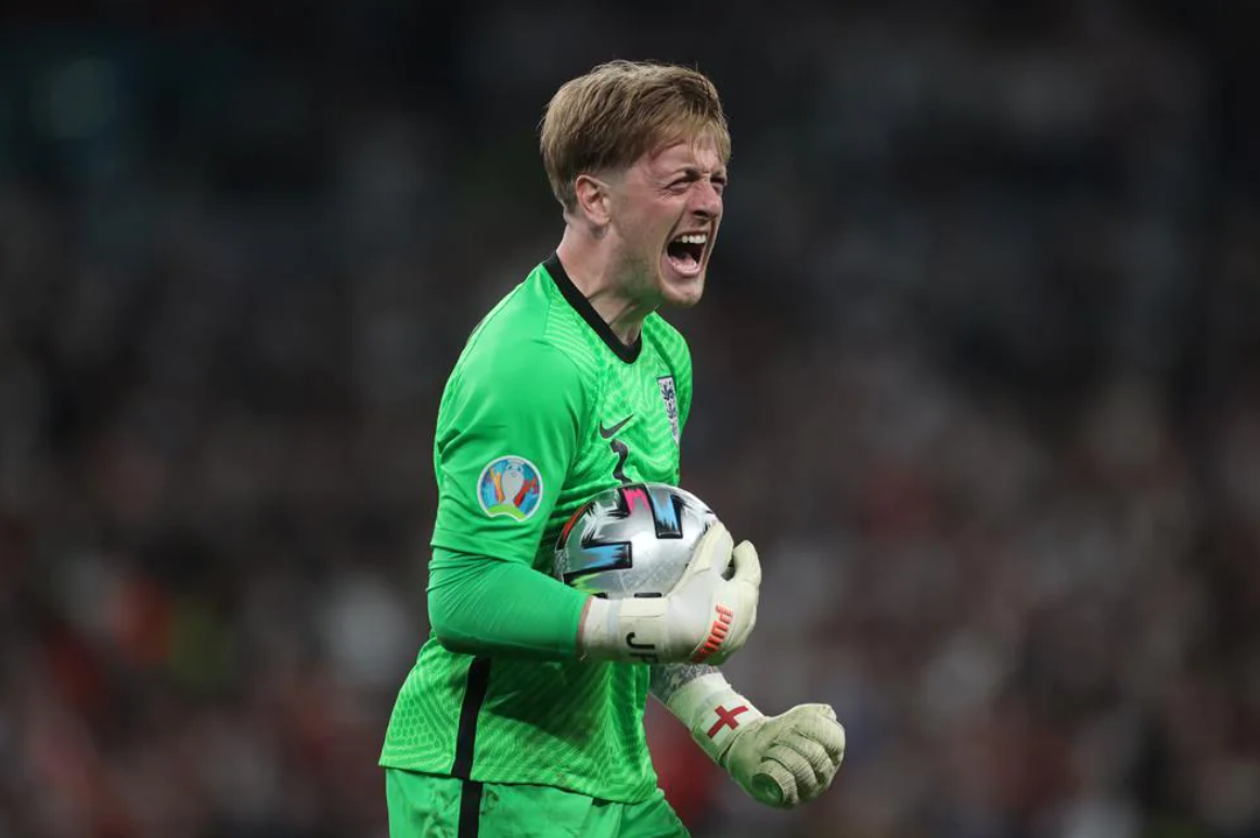 点球回顾英格兰连续3次罚丢皮克福德神扑多纳鲁马一战封神