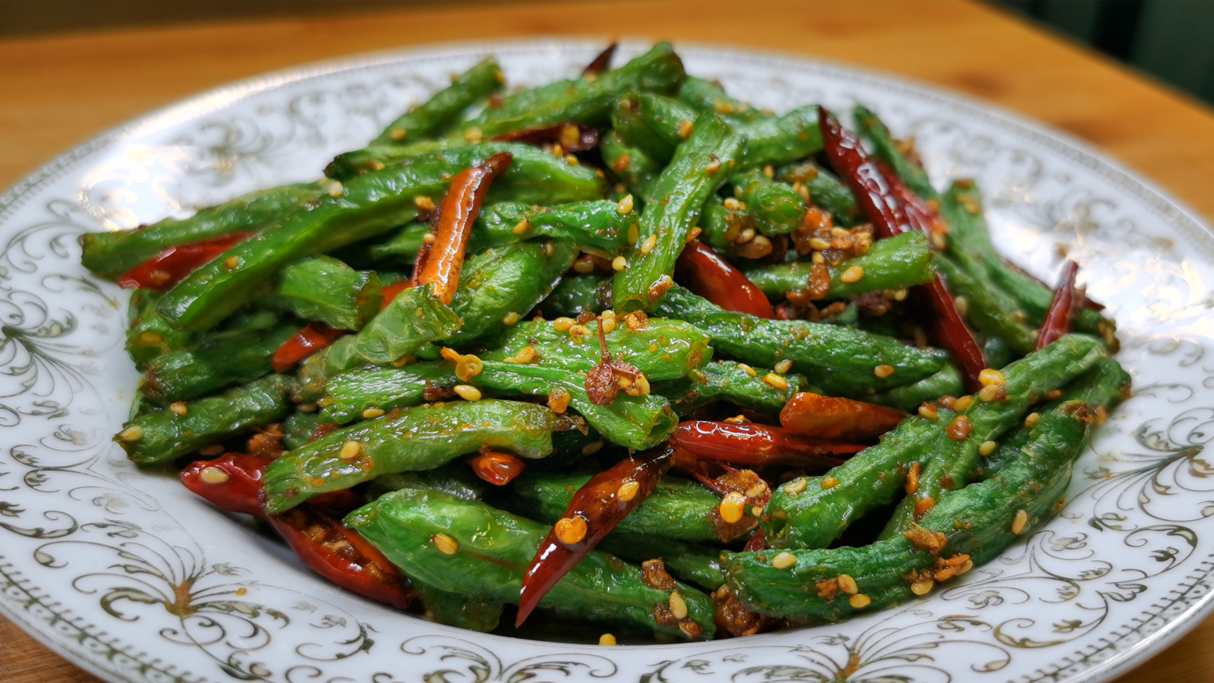 豆角这样做太好吃了又香又麻又辣不放一点肉味道超级赞