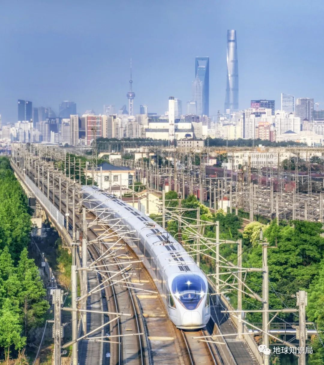 铁路轨距|坐过这么多次火车，你知道它的轨道有多宽么？