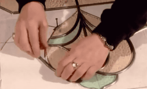 教堂|教堂里美轮美奂的彩窗玻璃是怎么做的？