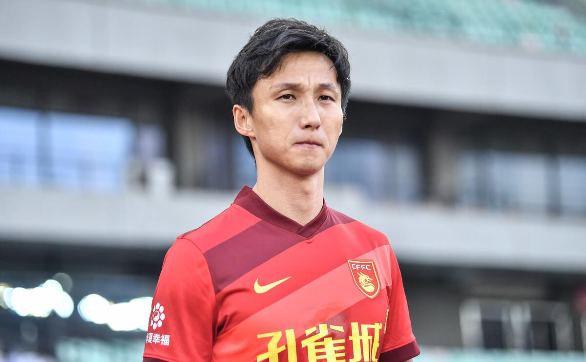 不用苦等戴伟浚国足已有一人可做核心已具备领袖气质