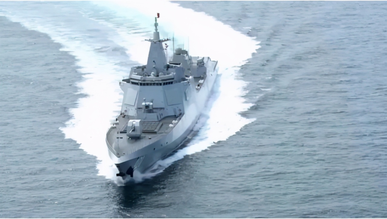 西方很多军事观察家直接把055型驱逐舰称之为"cruiser",也就是巡洋舰