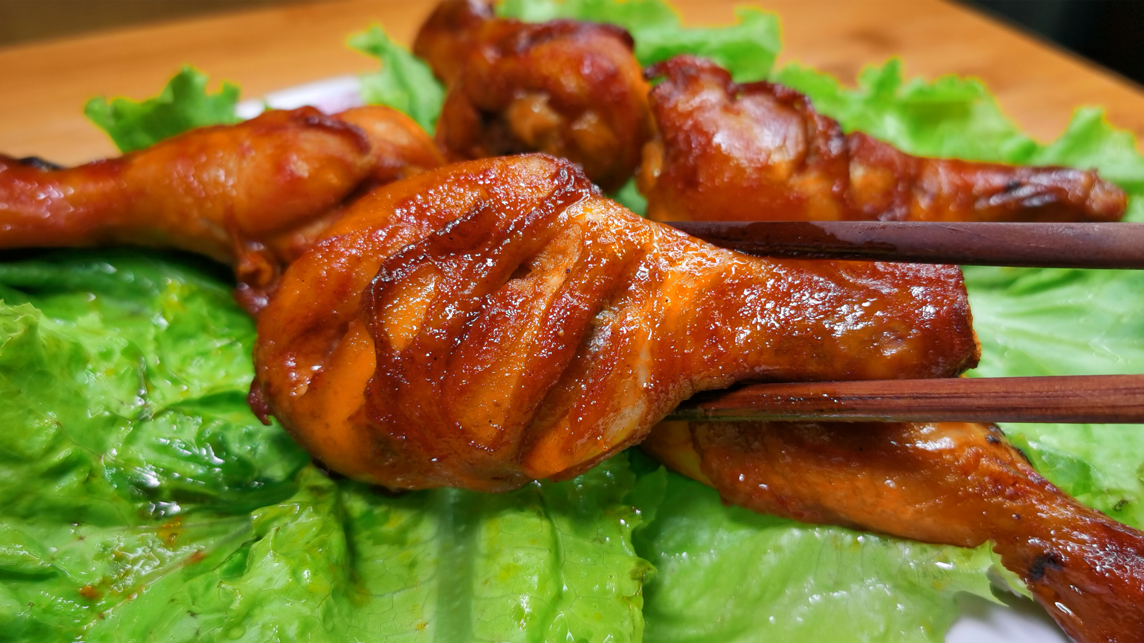 孩子要吃烤鸡腿一个烤箱就能搞定干净卫生孩子吃着更放心