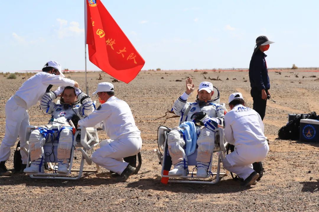 太空|太空出差三月，返回状态良好！
