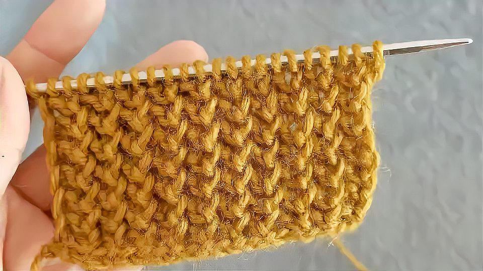 简单好织的两针辫子花织毛衣典雅大方也比较厚实