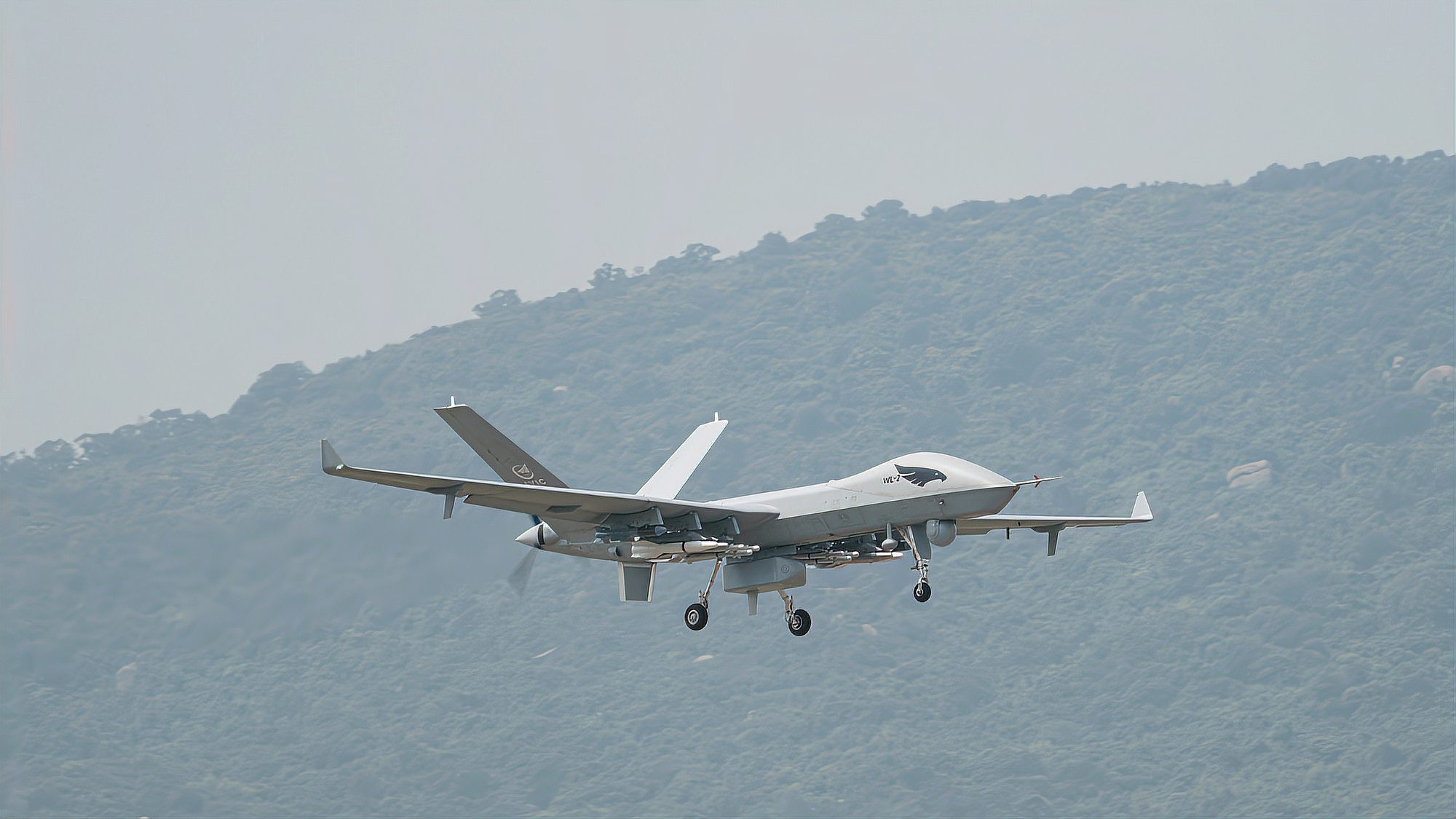 翼龙2首在国际航展飞行展示中国大型无人机达到世界先进水平