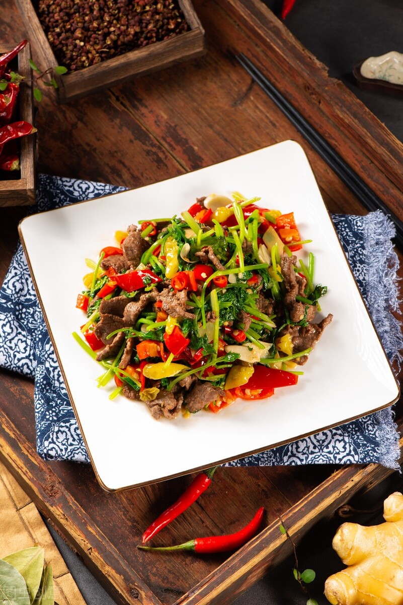 超下饭的泡椒炒牛肉鲜嫩可口吃过难忘辣到过瘾香到口水横流