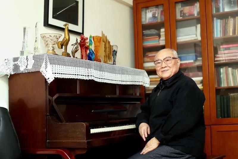 吕其明:"为祖国和人民写作是我的荣幸"