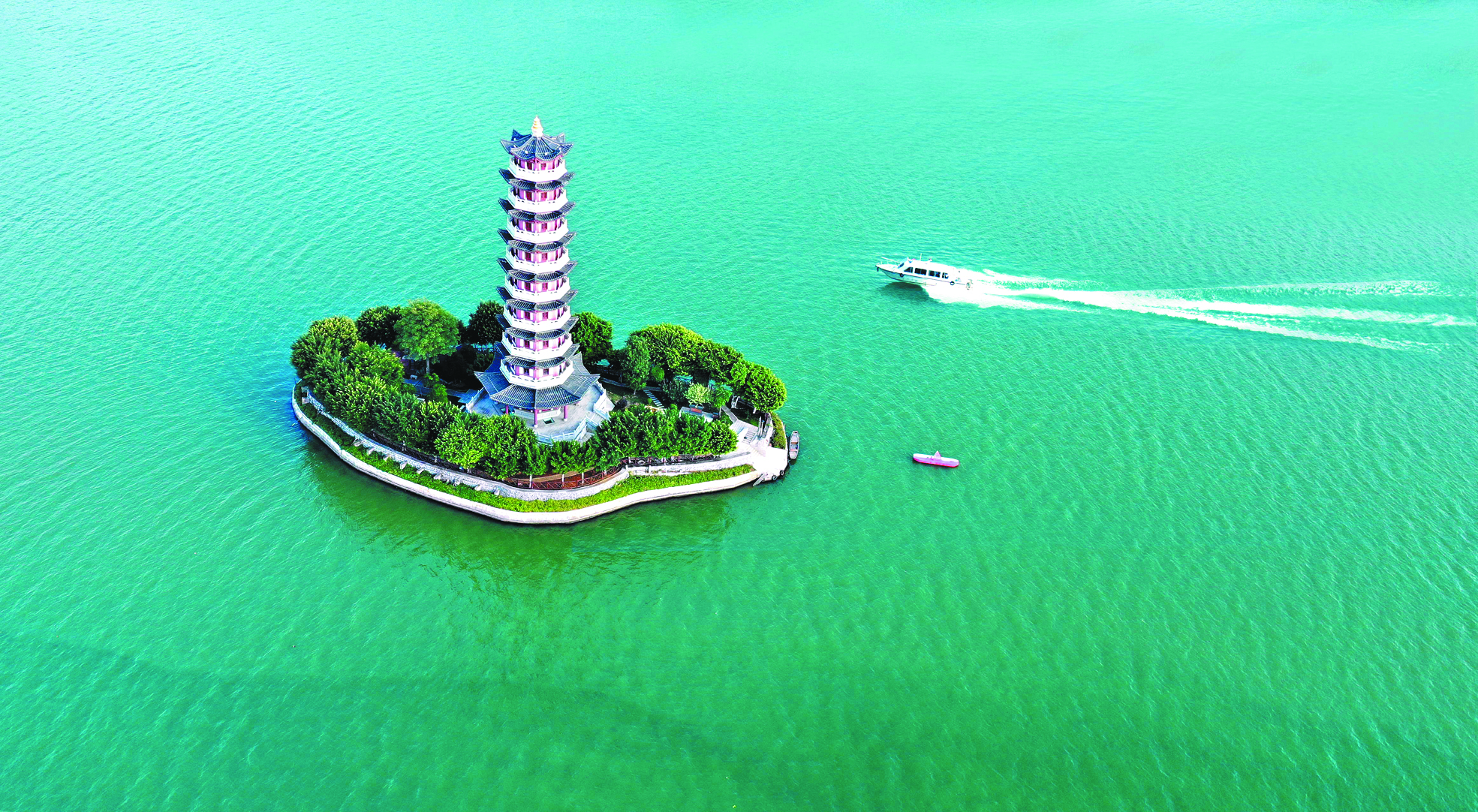 梁斌 摄近年来,韶关通过谋划建设机场,韶关港,运河航道等,提升对接大