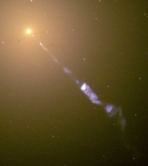 天文|宇宙的恐怖秀场：碰撞星系中的喷射流，很是壮观