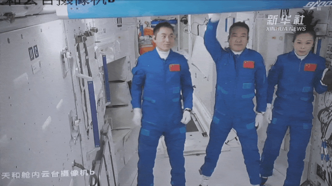 中国航天员|航天员在太空怎么洗头、化妆、取货……太空生活N个问答，快讲给孩子