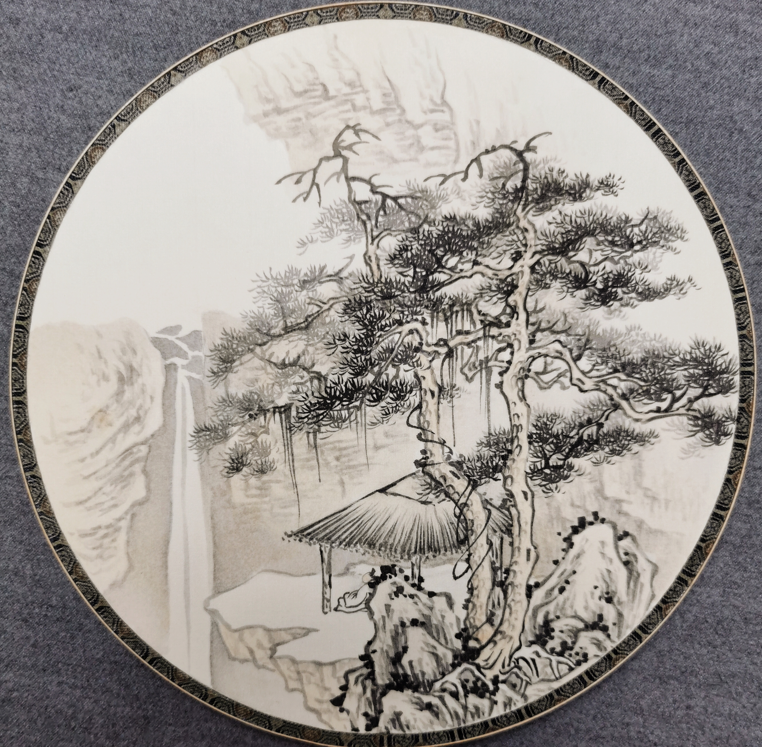 2花青加少许淡墨 得墨青 染山石阴凹处 染松叶1赭石加少许藤黄 染