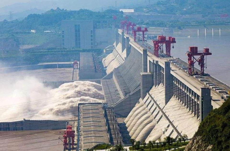 中国的三峡大坝有多牛一旦遭遇特大洪水它的抗洪能力有多强