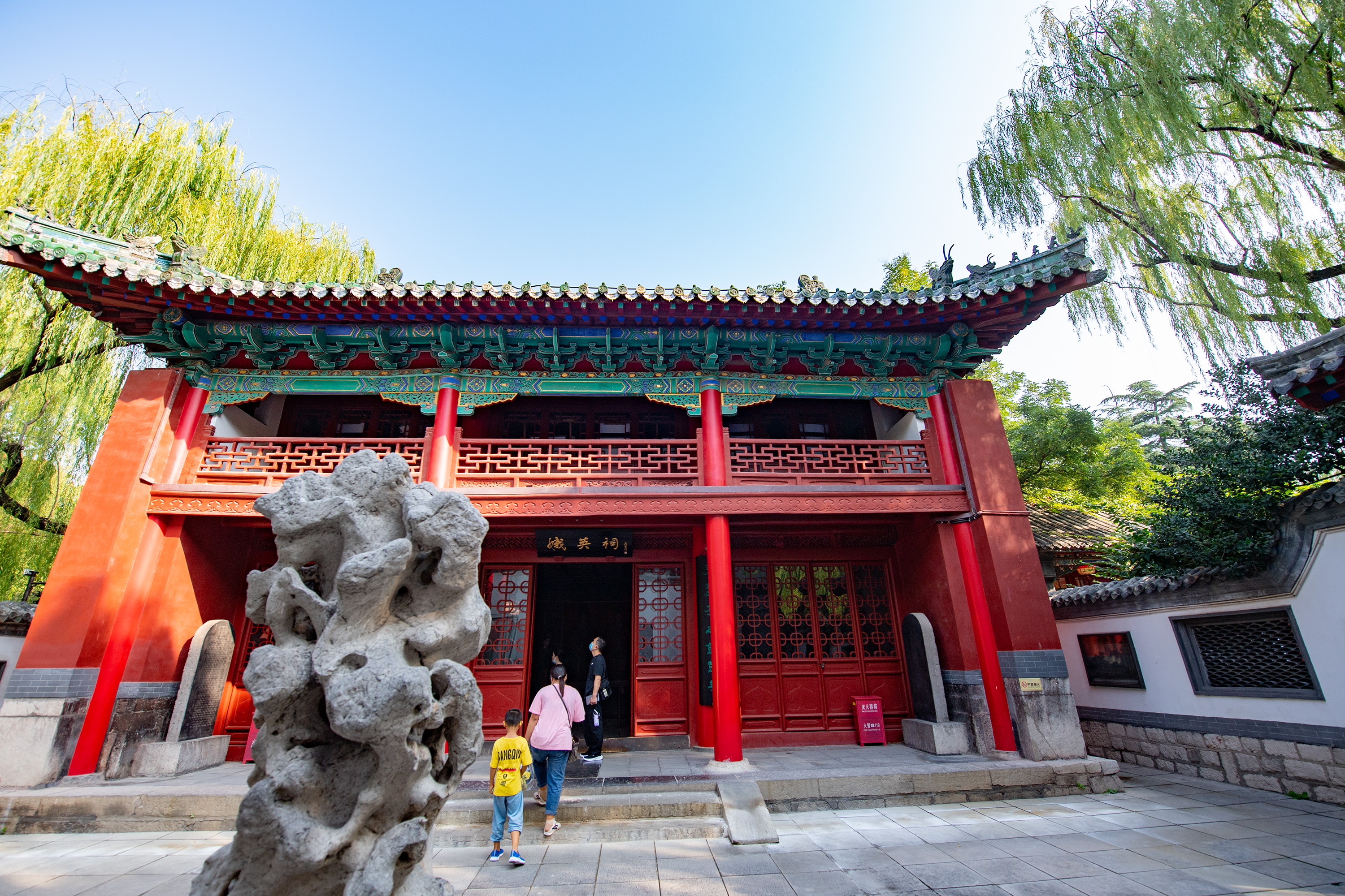 济南名士多舜帝的老婆算不算趵突泉畔娥英祠的故事