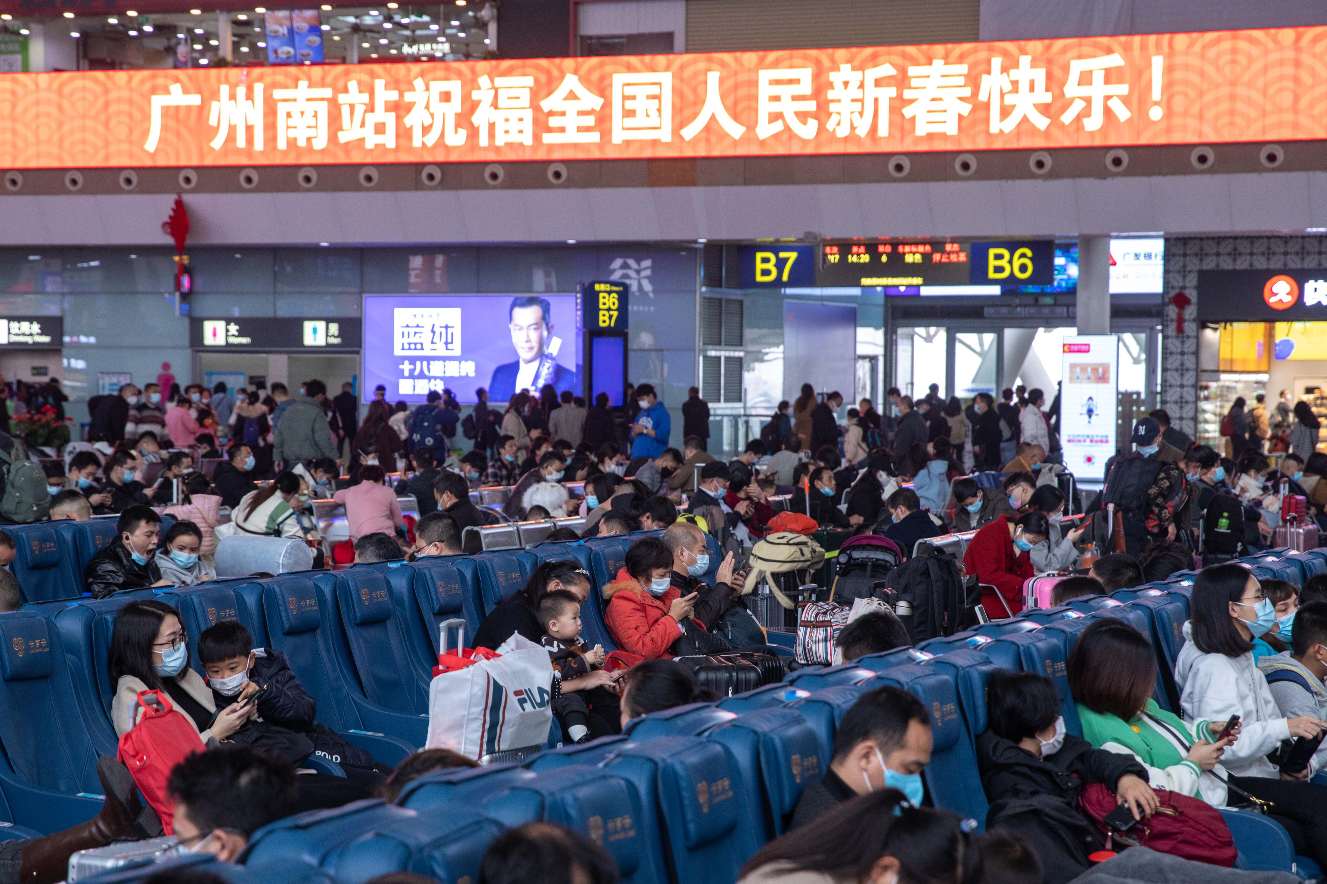 春运首日广州南站现场直击迫不及待坐高铁回家