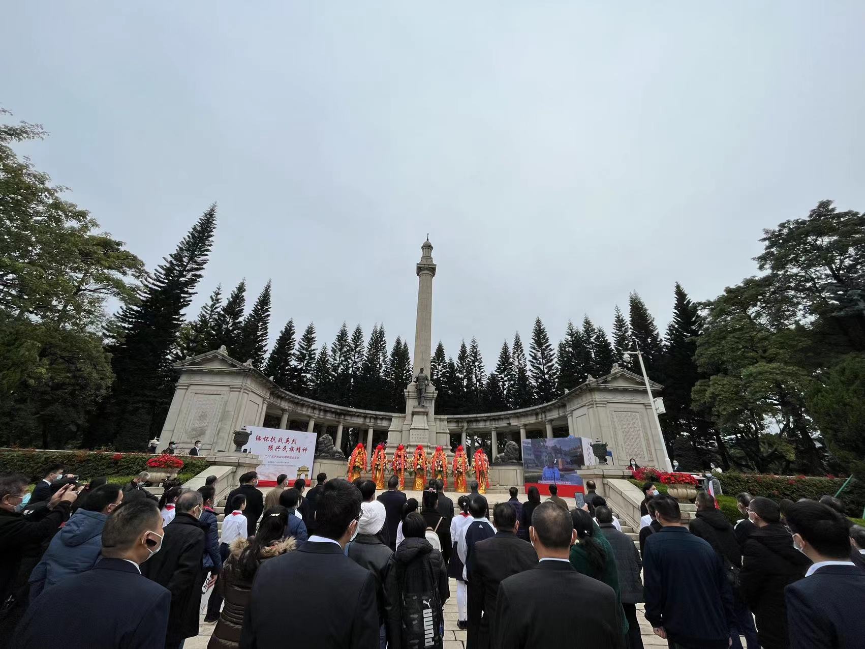 十九路军将士在总指挥蒋光鼐,军长蔡廷锴,淞沪警备司令戴戟的带领下