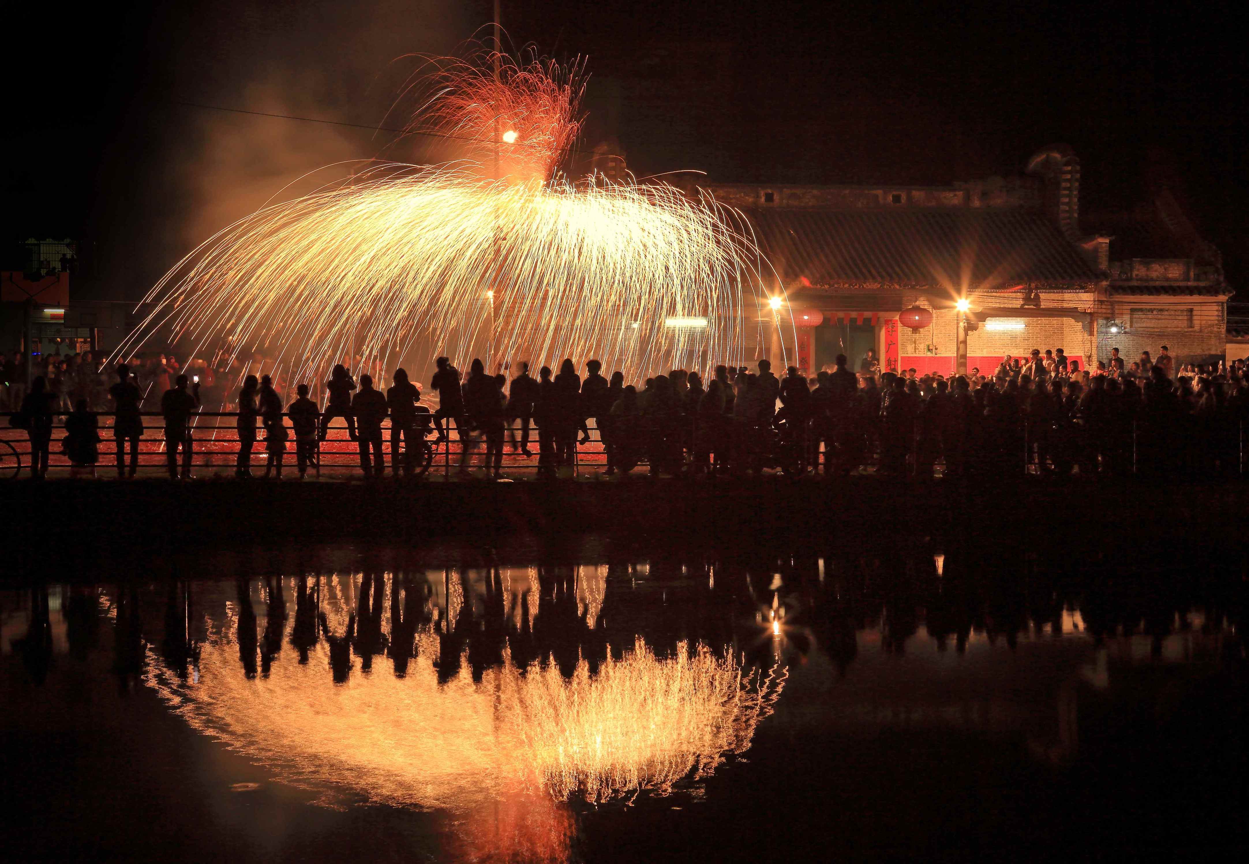 我们的节日春节邀您拍出家乡美晒出家乡年味