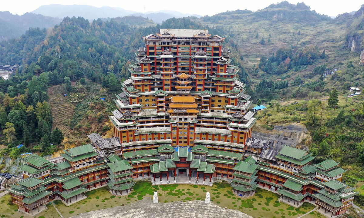 在2021年下半年分别看到贵州独山天下第一水司楼新闻报道说改造成"