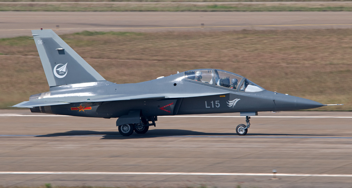 喜讯阿联酋一次购买12架l15中国教练机成功打入中东市场