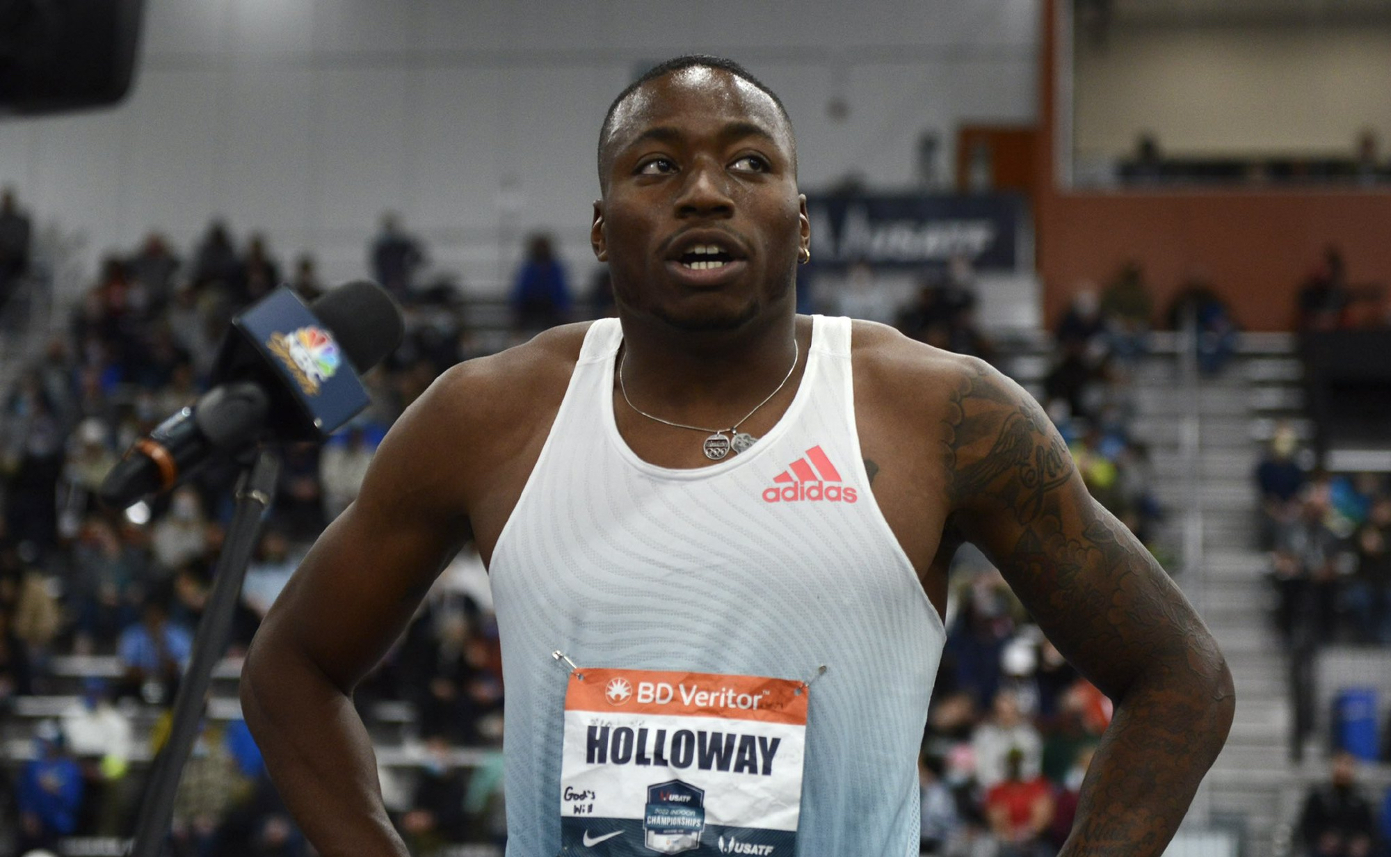 霍洛威的亮眼成绩让世界上的田径迷很难不记住他的名字,他在60米栏的