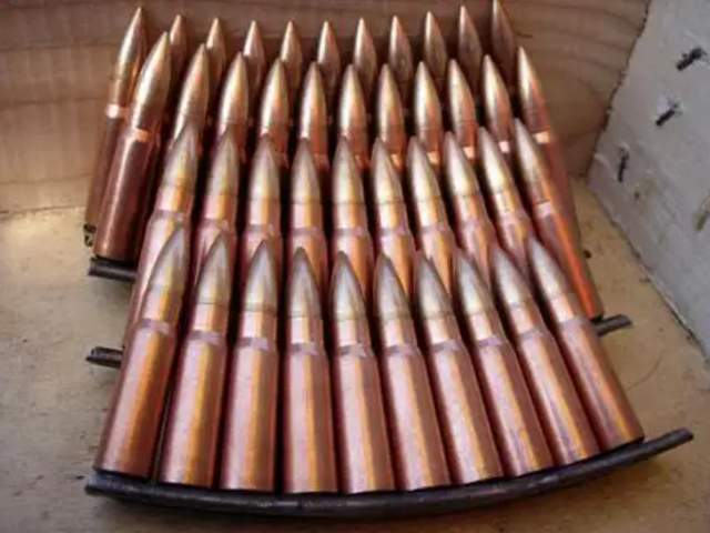 56冲的绝唱qbz56c短步枪为海军量身定制的短突击步枪