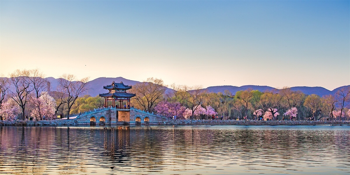 北京四月份的春天,颐和园惊现人山人海:成为全国游客最多的景区_人民
