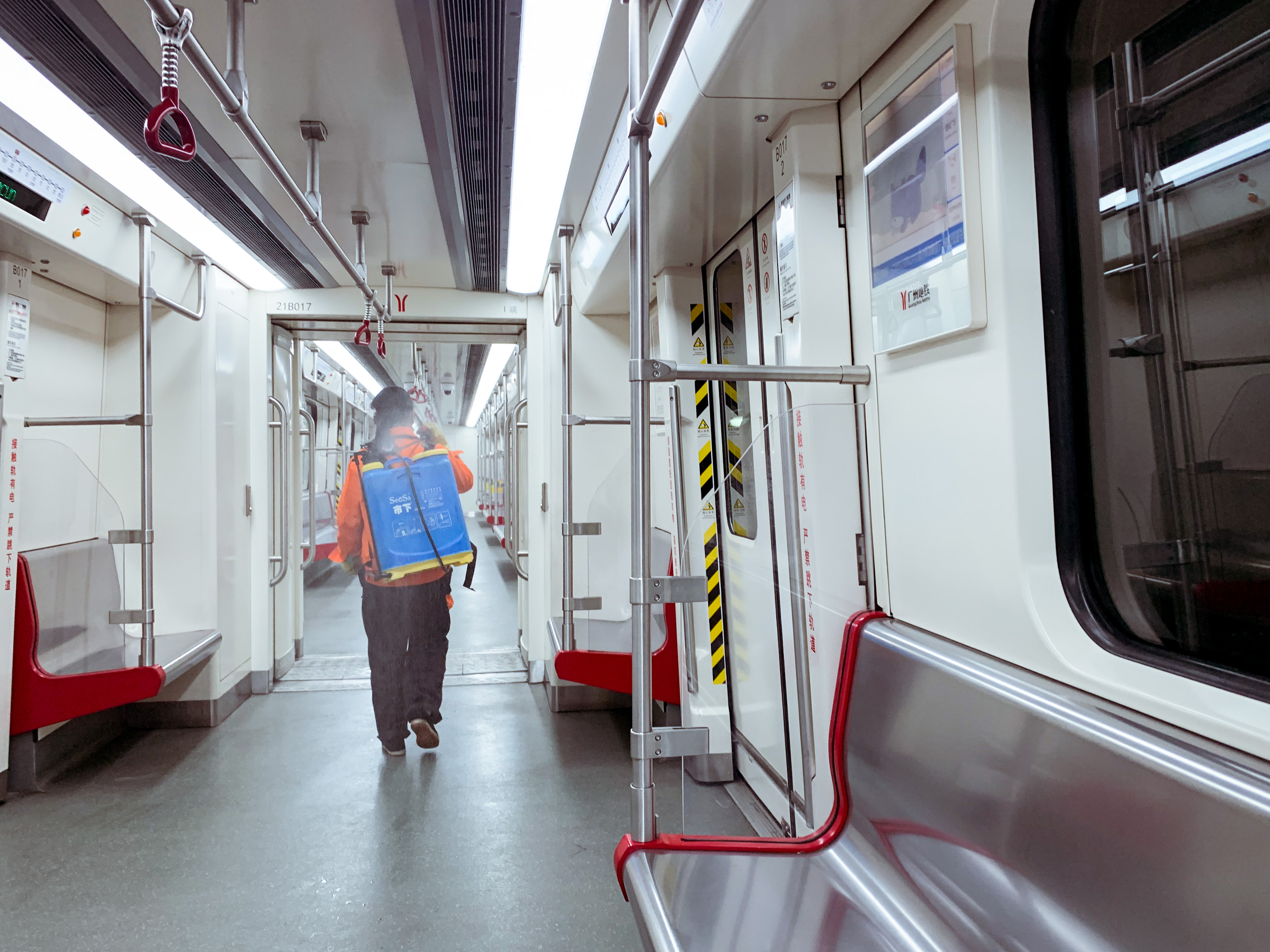 70个车站执行中风险防控本轮疫情传播速度快,传染力强,广州地铁瞄准