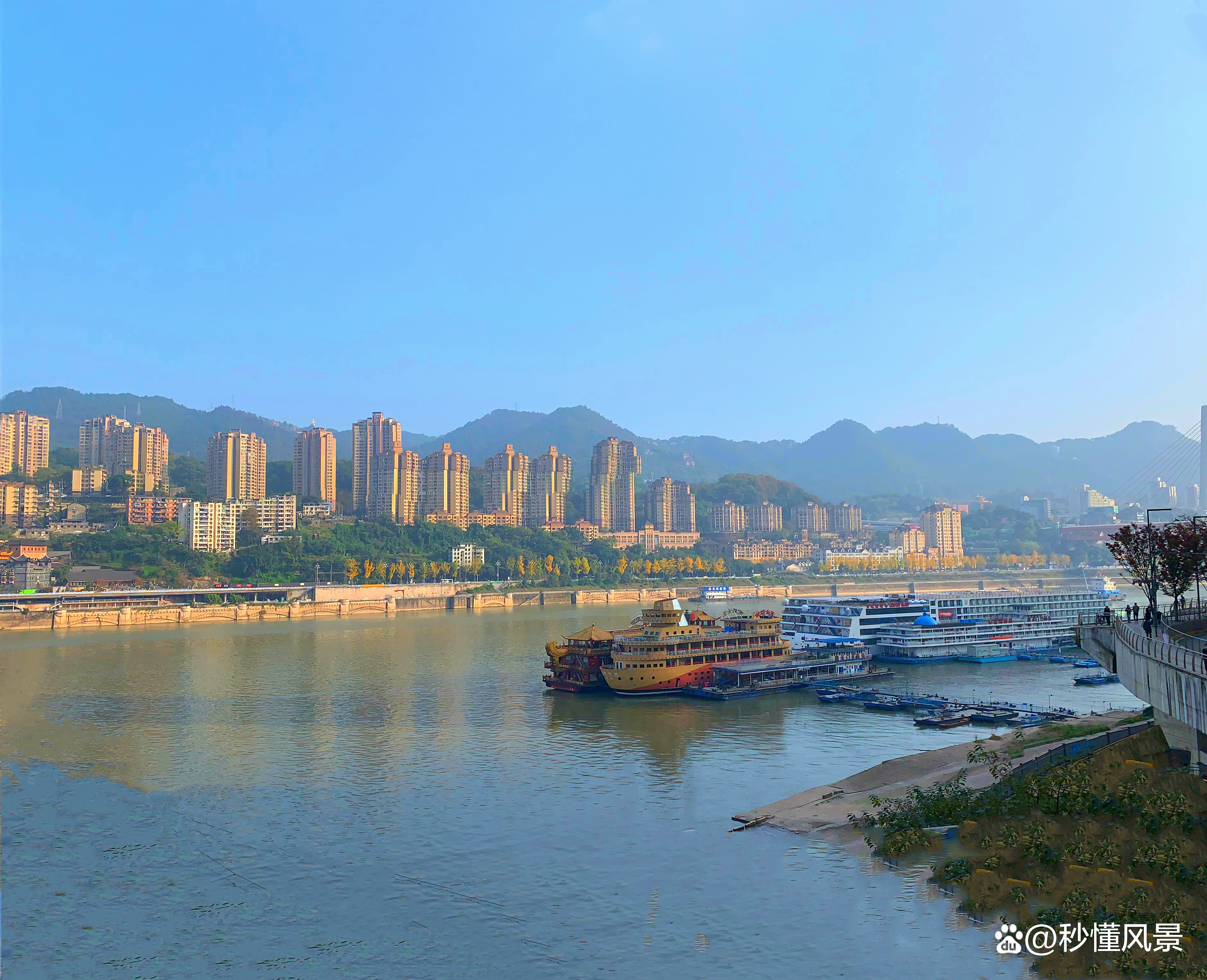 重庆嘉陵江边的景点图片