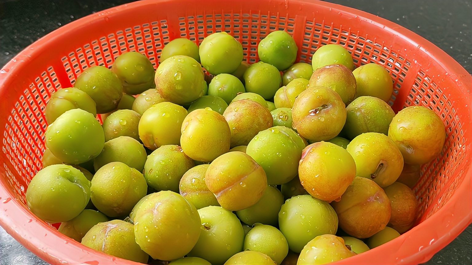 青李子便宜了一次3斤教你过瘾吃法爽口味美好吃到停不住嘴