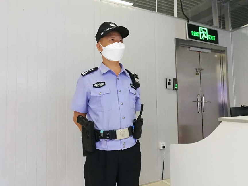 五一我在岗口岸一线九洲边检站60后民警硬核坚守