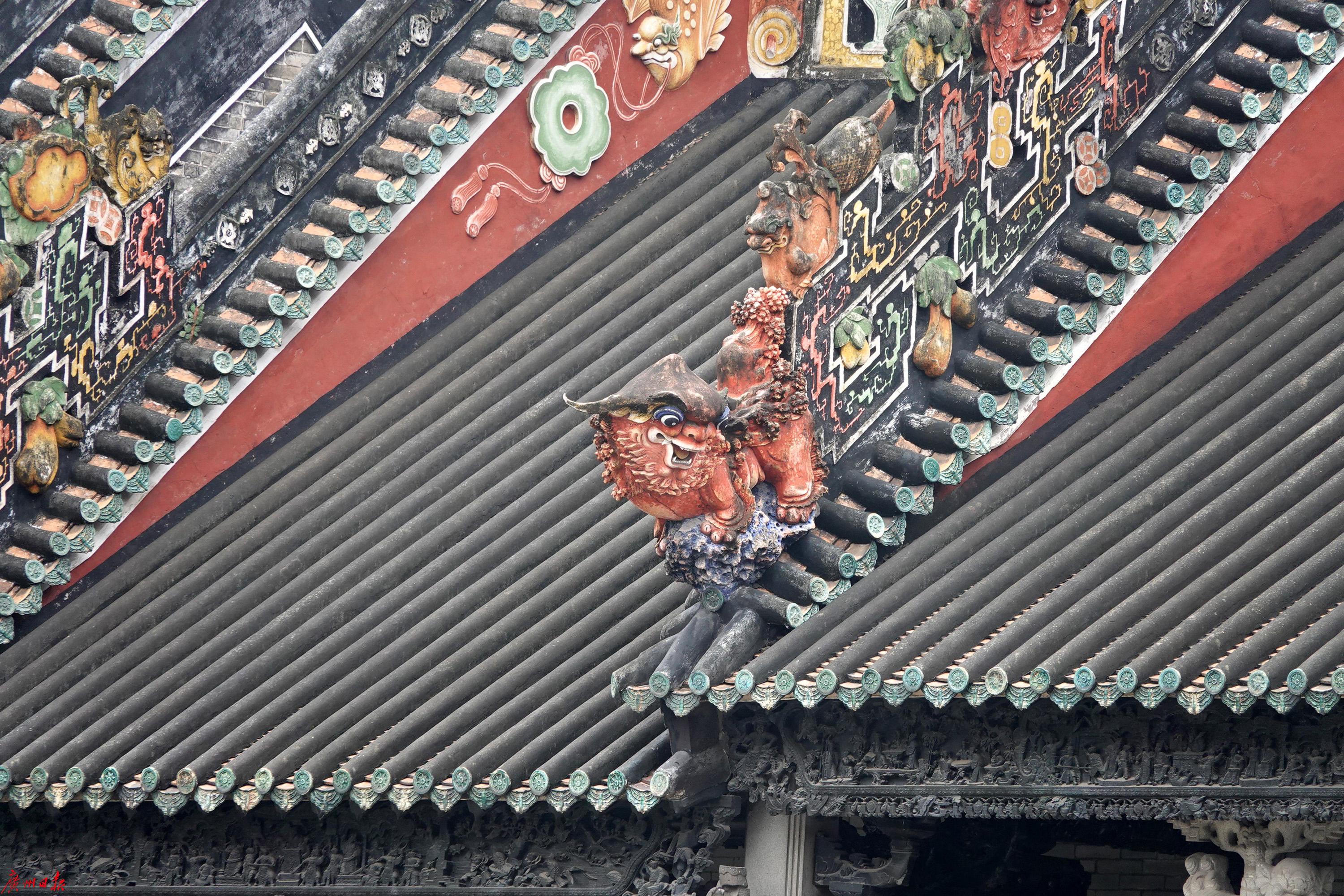 巧手筑岭南古建守护人瓦匠瓦上四季檐下人生
