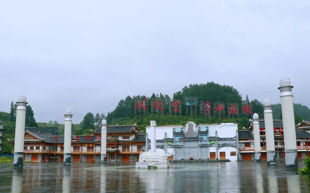 貴州獨山淨心谷景區曾經因為天下第一水司樓爛尾一舉成名