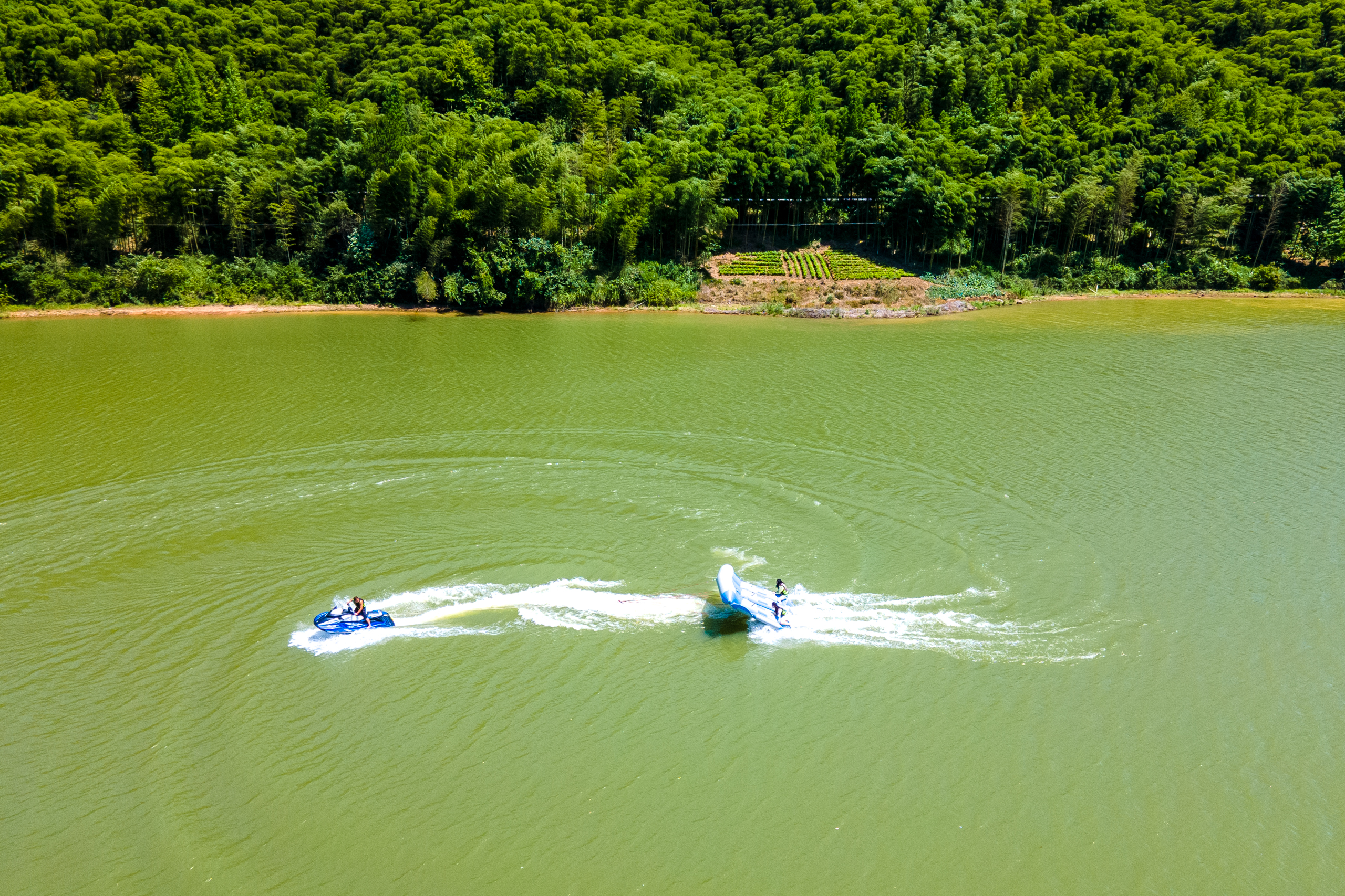 安吉小三亚荣耀天空之城云端漂流长达20分钟水上项目刺激有趣