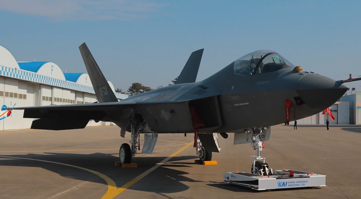 韩国kf-21战斗机首飞在即,为先进战斗机发展铺平道路_人民号