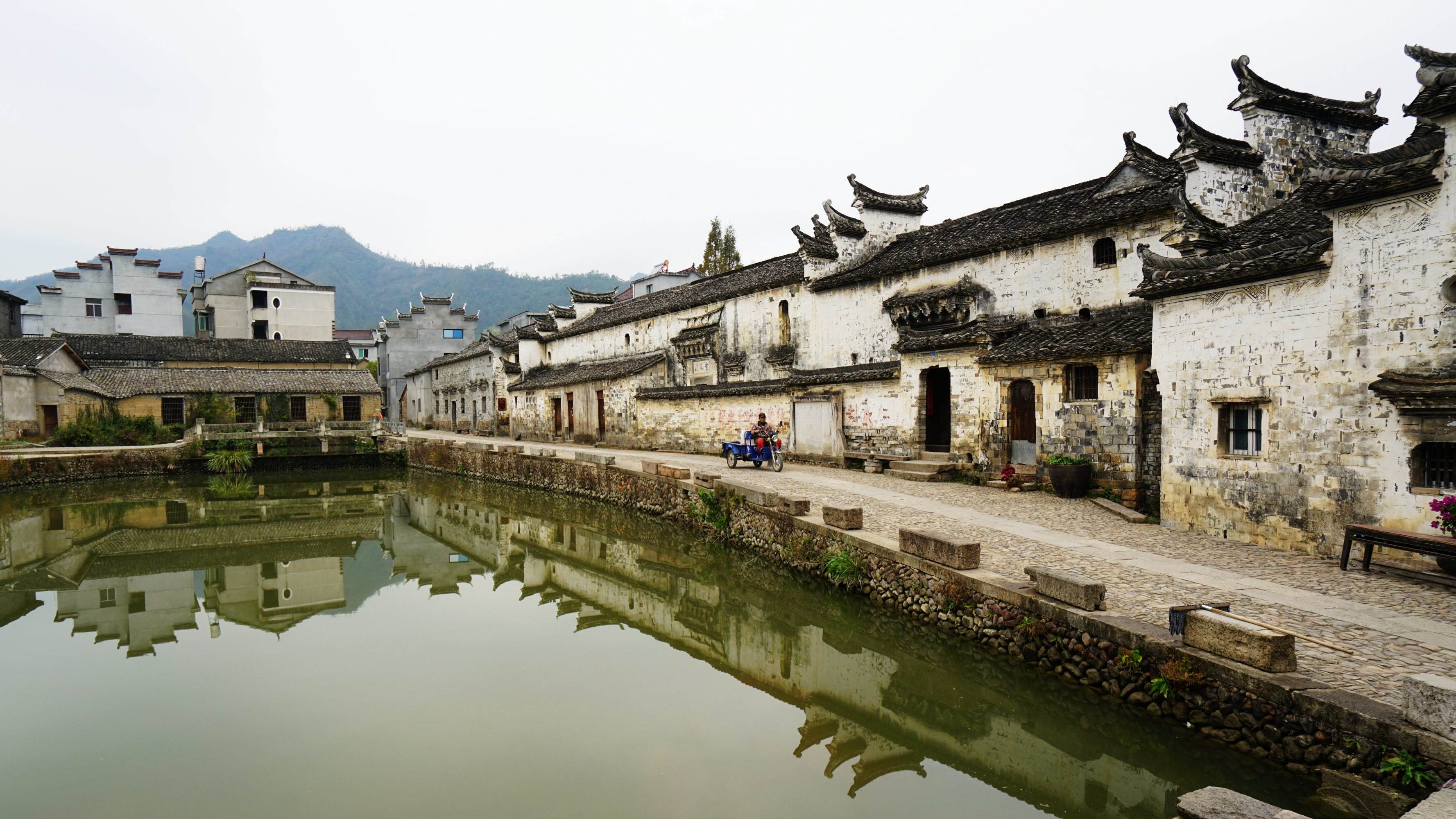 浙江缙云的河阳村神奇的四字天书每位游客跃跃欲试的猜字游戏