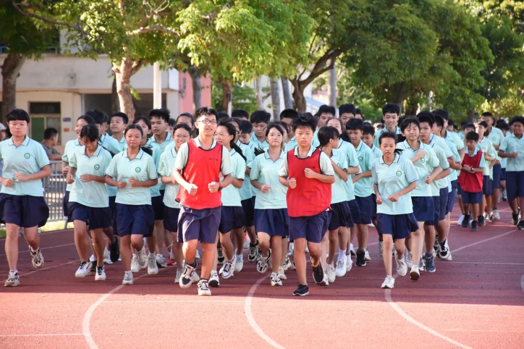 文昌市联东中学巩固发扬文明成果绽放校园文明之花